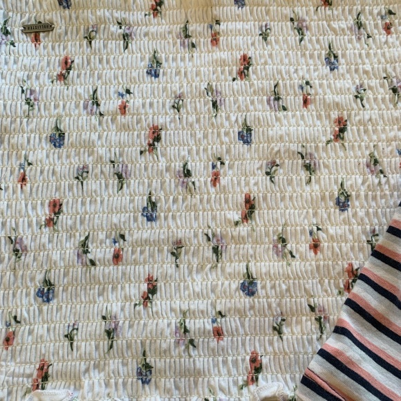 Set Of 2 Hollister Tops, Tube Top And Cropped Halter, Floral And Stripes - Picture 3 of 6